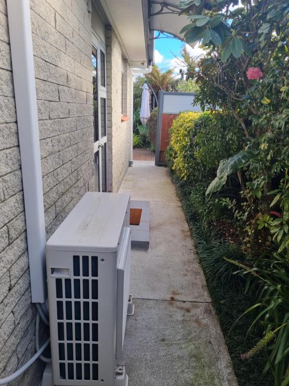 Home with spa, sauna, garden in prime location - Resim 22