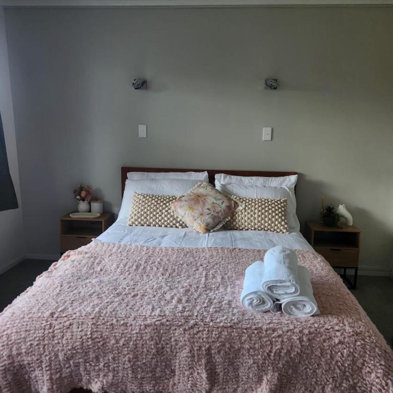 Home with spa, sauna, garden in prime location - Resim 23