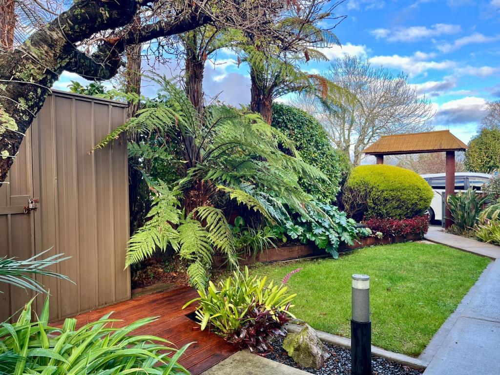 Home with spa, sauna, garden in prime location - Resim 29