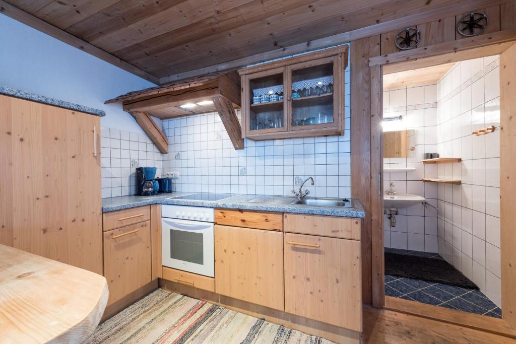 Köök või kööginurk majutusasutuses Berggasthof Biberg