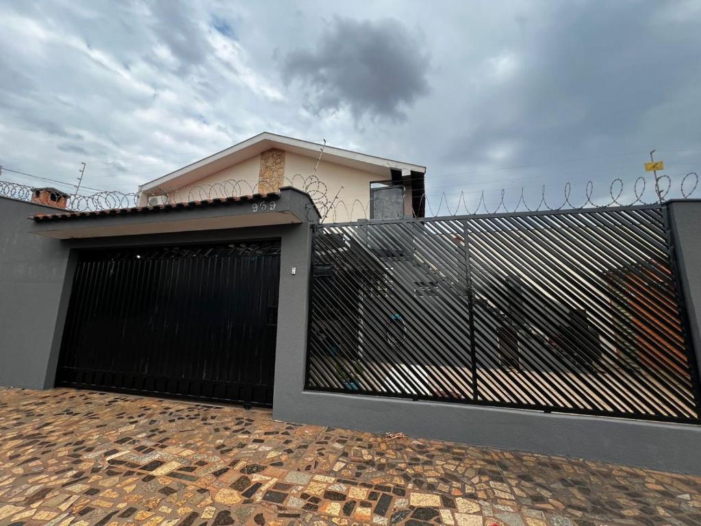 Το κτήριο όπου στεγάζεται  η βίλα