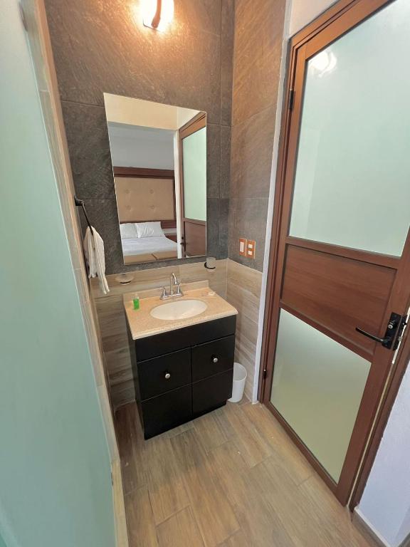 Hotel El Jaguar - Quadruple Room With Balcony