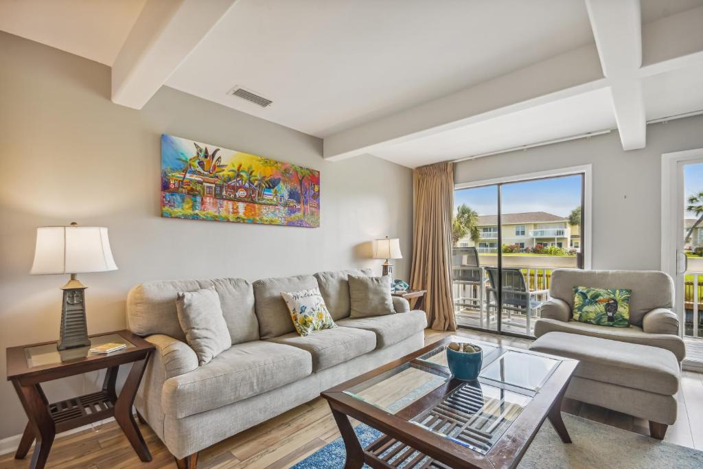 Stunning Sandpiper Cove Apartments image