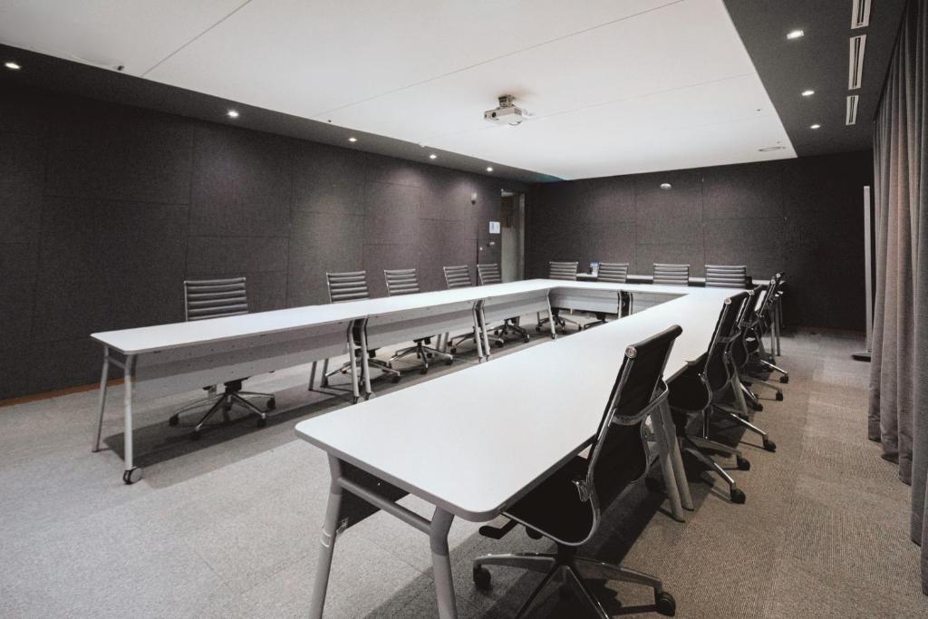 Konferenční prostory v ubytování Homes Stay Suwon