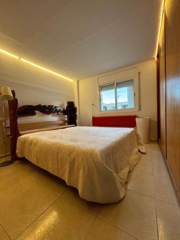 Postel nebo postele na pokoji v ubytování Hilda's Suite Room