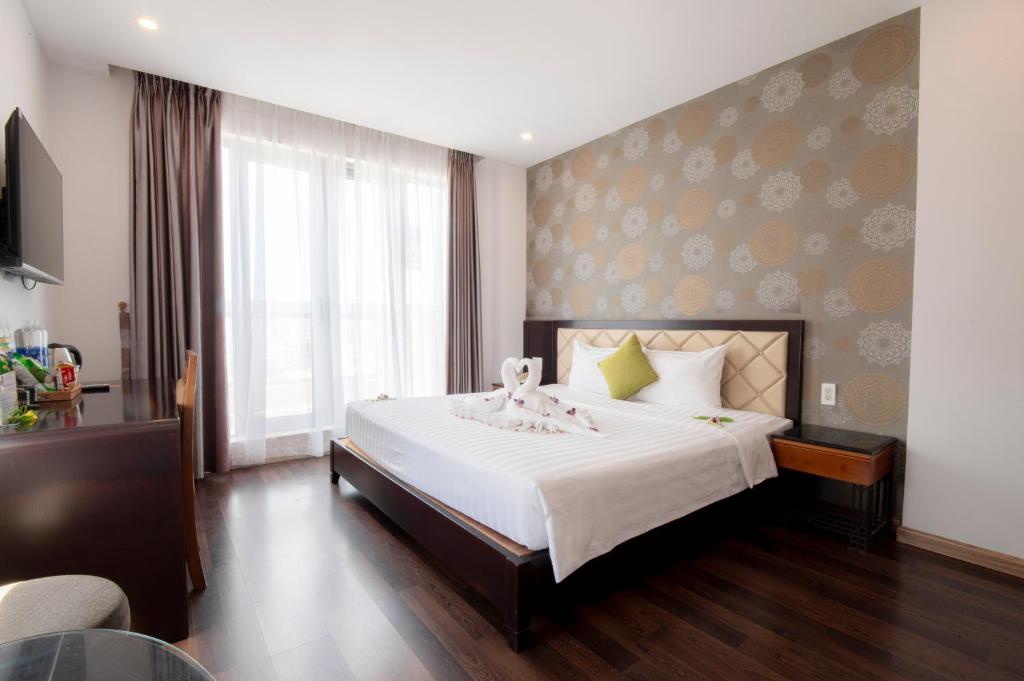 Richico Apartments And Hotel - Double Or Twin Room With View