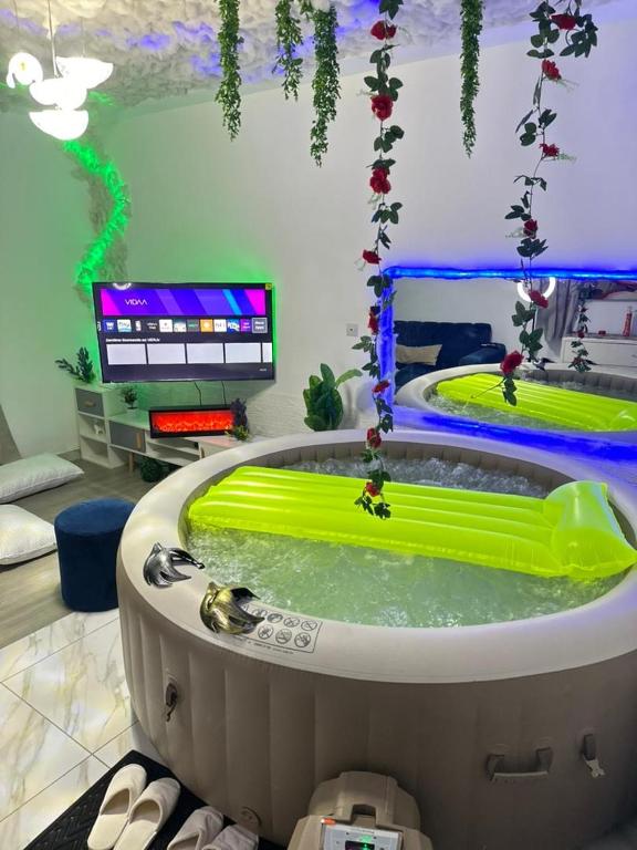 Fotografie z fotogalerie ubytování RÉSIDENCE ATYPIQUE NUAGÉE avec JACUZZI v destinaci Abidžan