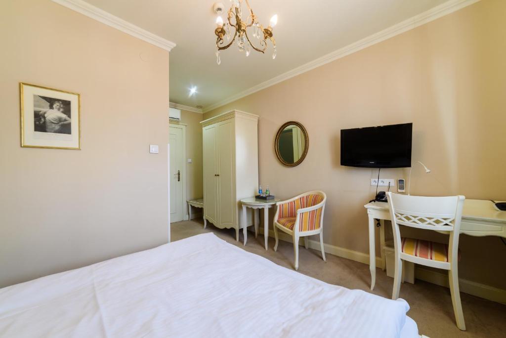 Ambasadorski Residence