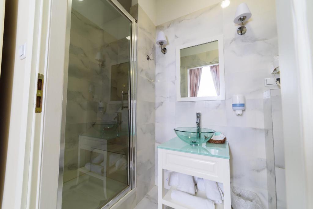 Ambasadorski Residence - Resim 3