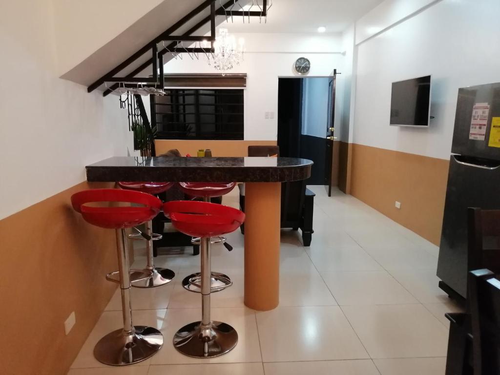 TV a/nebo společenská místnost v ubytování Jil's Apartelle
