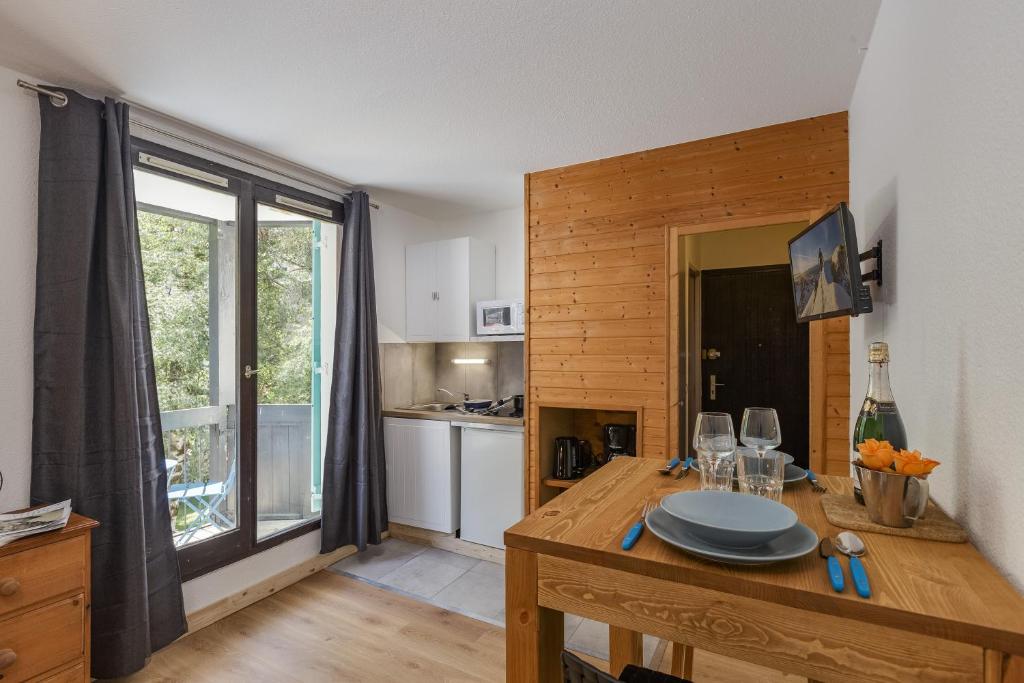 Køkken eller tekøkken på Chamonix Sud - Balme 102 - Happy Rentals