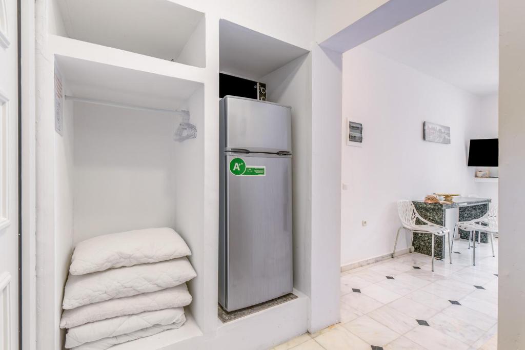 Kuchyň nebo kuchyňský kout v ubytování Doliva Studio Erietta private pool