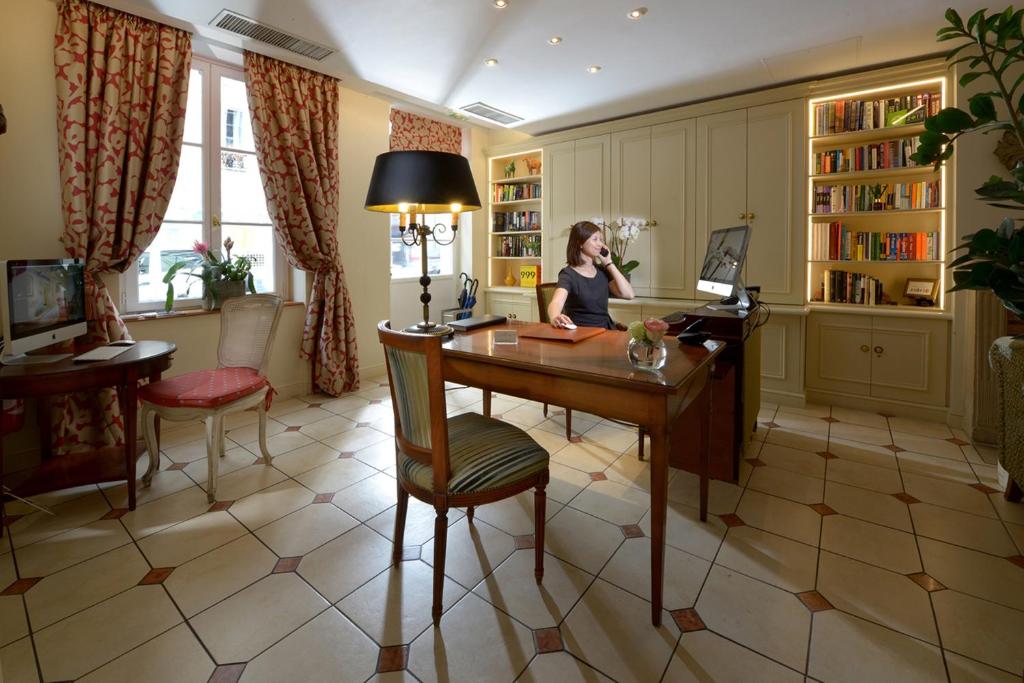 Le Relais Montmartre - Resim 10