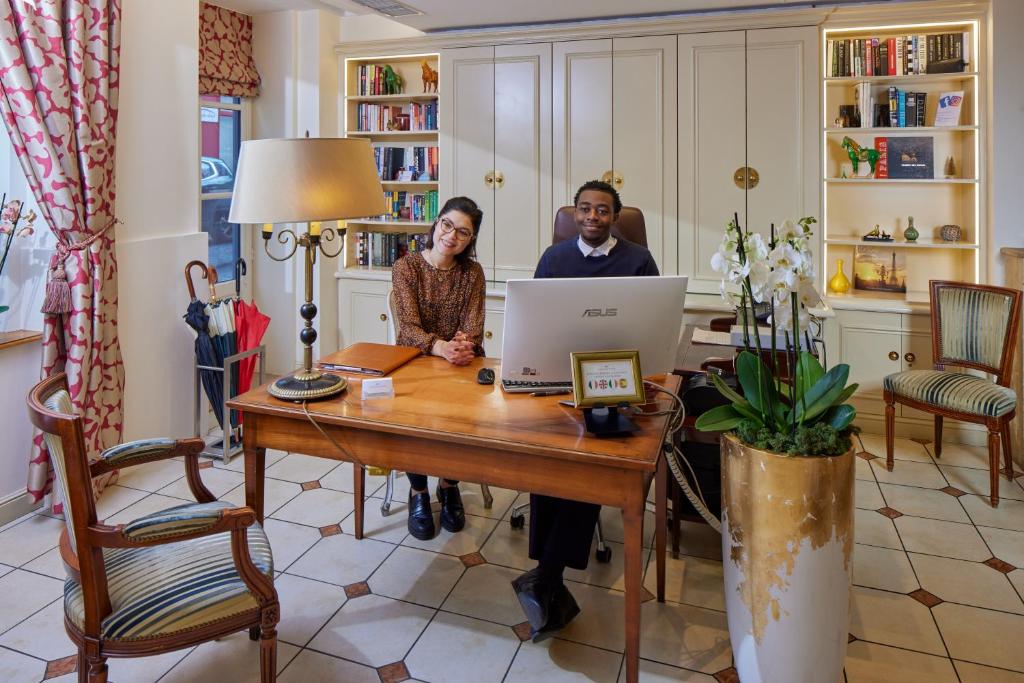 Le Relais Montmartre - Resim 20