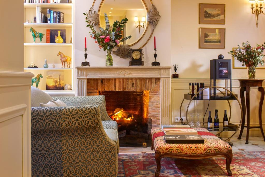 Le Relais Montmartre main