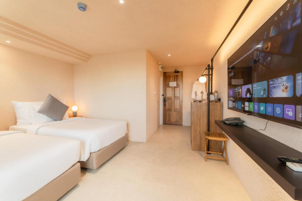 
Deluxe City View with Bathtub
