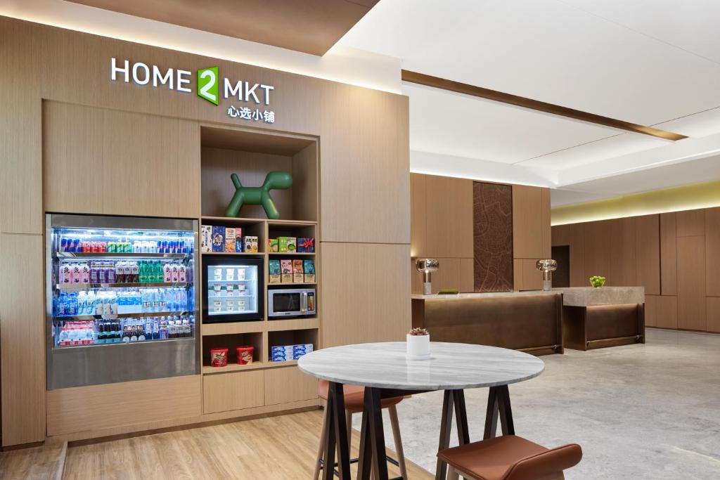 Kuchyň nebo kuchyňský kout v ubytování Home2 Suite by Hilton Shenzhen Bao'an