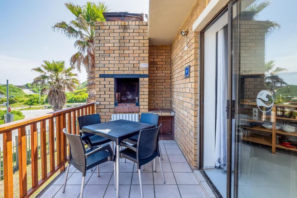 Myoli's Corner Studio Apartment Sedgefield - Image 10