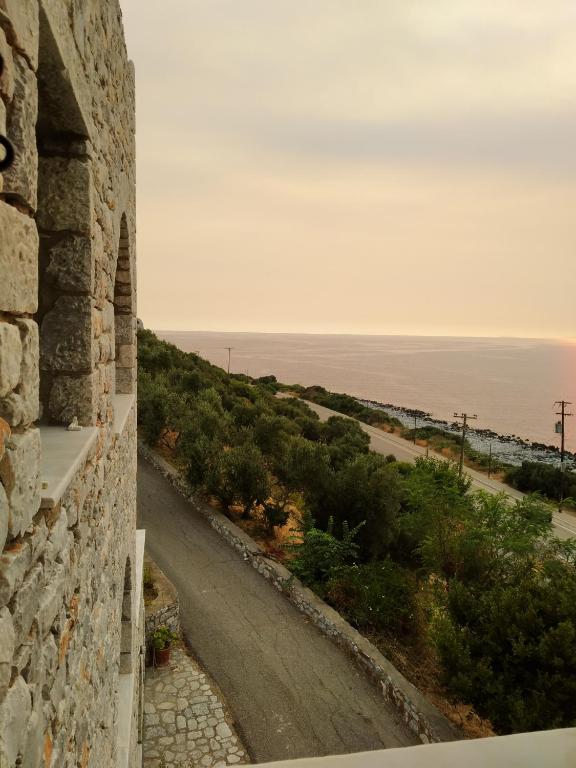 Vatoulia House - Chambre Triple De Luxe Avec Vue Sur Mer