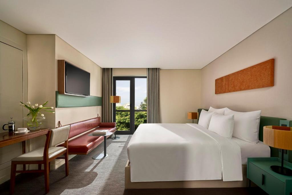 Signature by M Village Thợ Nhuộm - 1