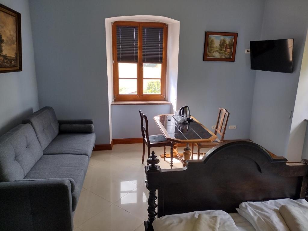 Pałac Książęcy we Wleniu - Habitación Cuádruple Con Baño Privado