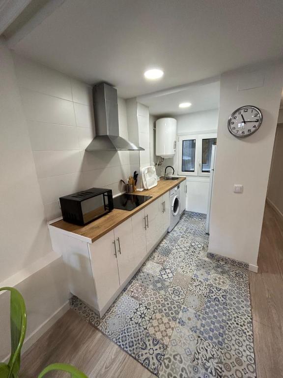 Kuchyňa alebo kuchynka v ubytovaní Apartamento con encanto en Casco Histórico de Burgos