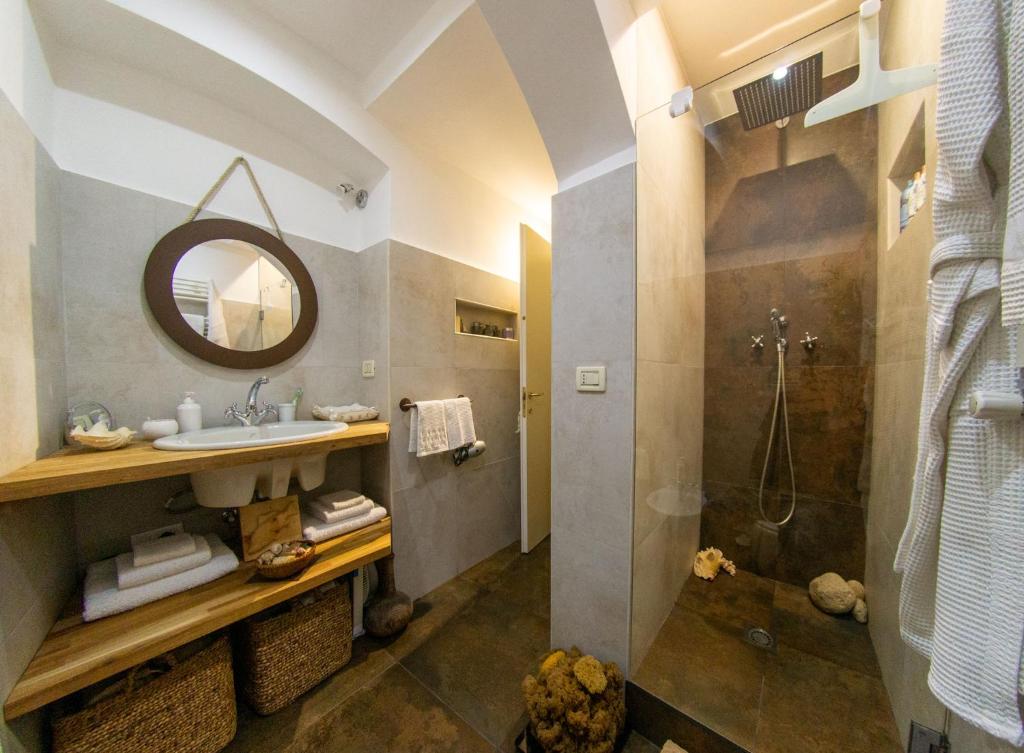 Kúpeľňa v ubytovaní FICO MAGICO -Appartamento con giardino, Genova Centro Storico, Acquario