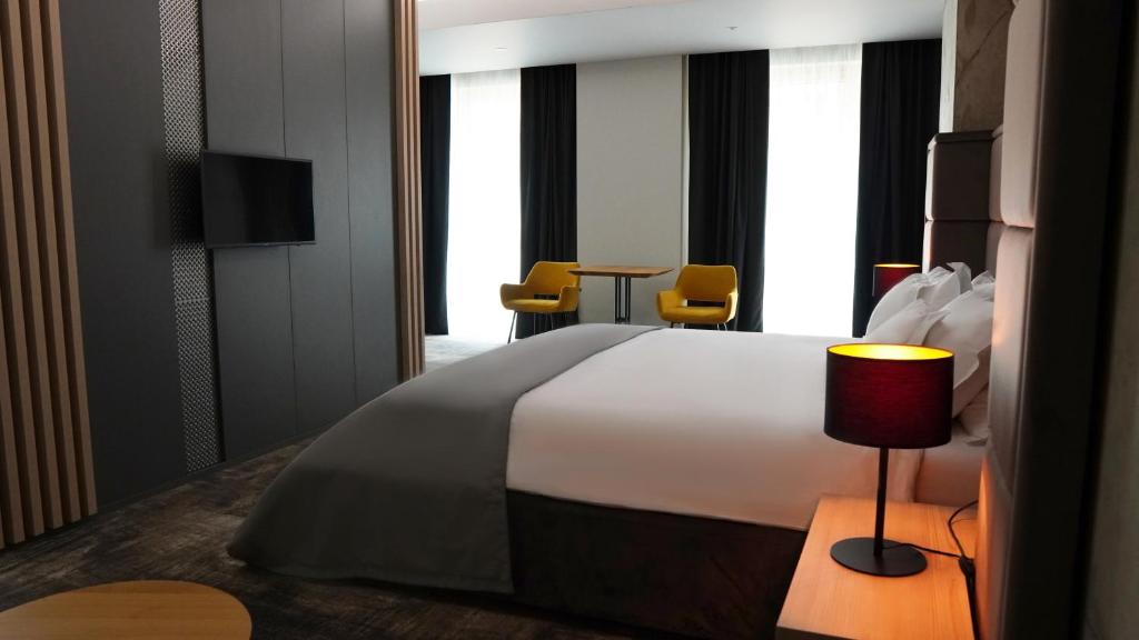 Aniroc Signature Hotel - Superior Suite