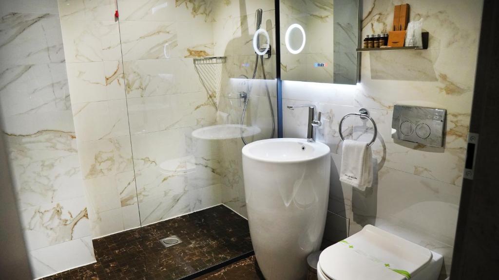 Aniroc Signature Hotel - Deluxe Suite