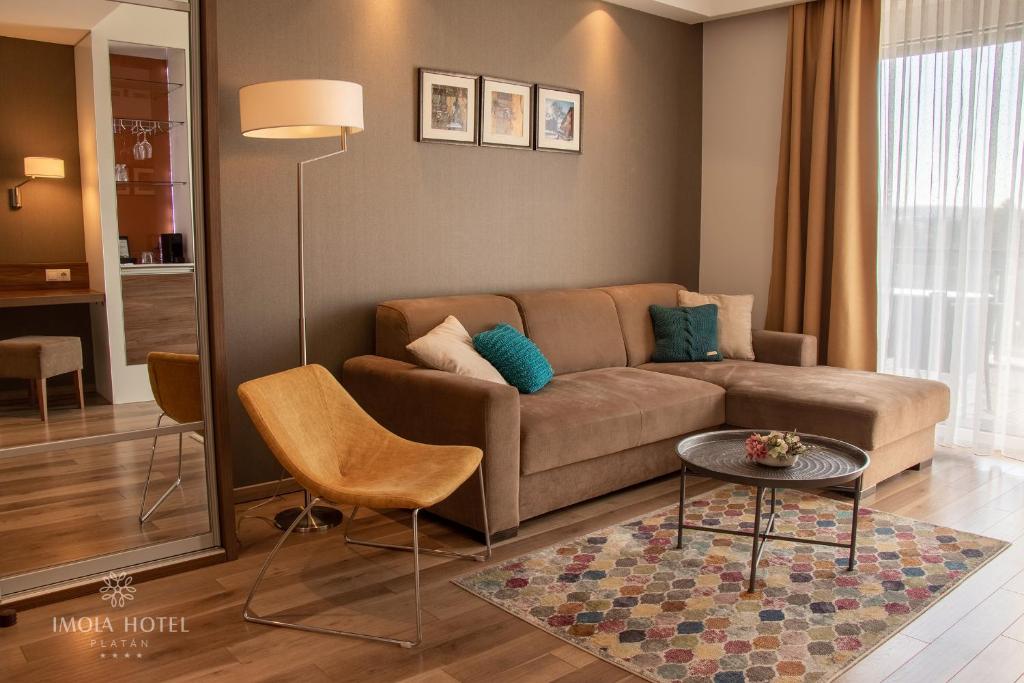 Posezení v ubytování Imola Hotel Platán