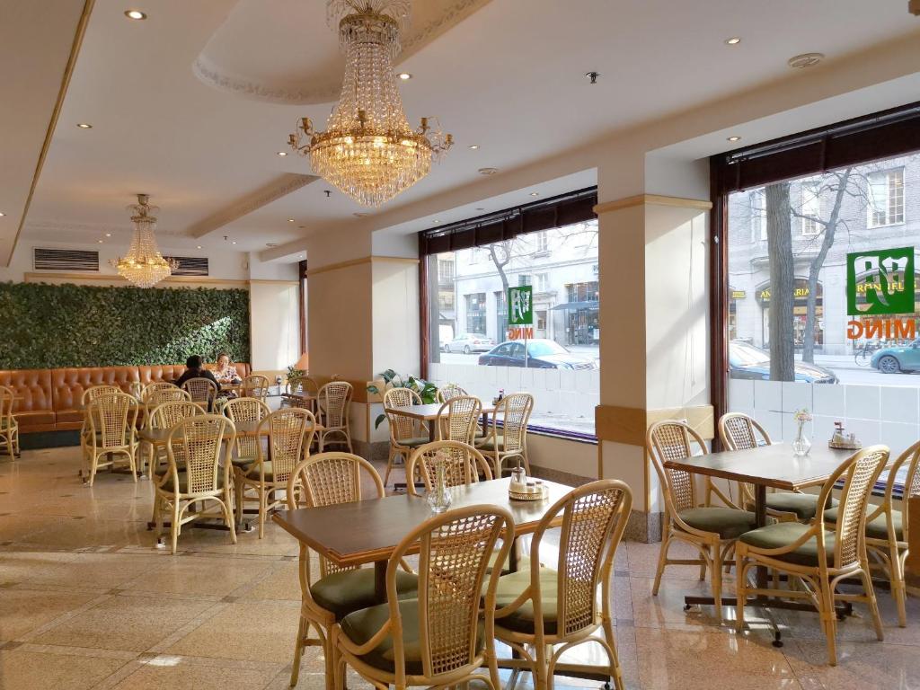 Posezení v ubytování Crystal Plaza Hotel