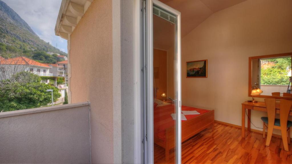 Výhľad na hory alebo výhľad na hory priamo z apartmánu