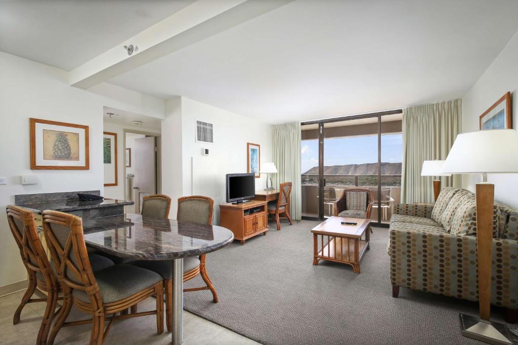 Aston Waikiki Sunset - Suite Mit 2 Schlafzimmern Und Teilweisem Meerblick