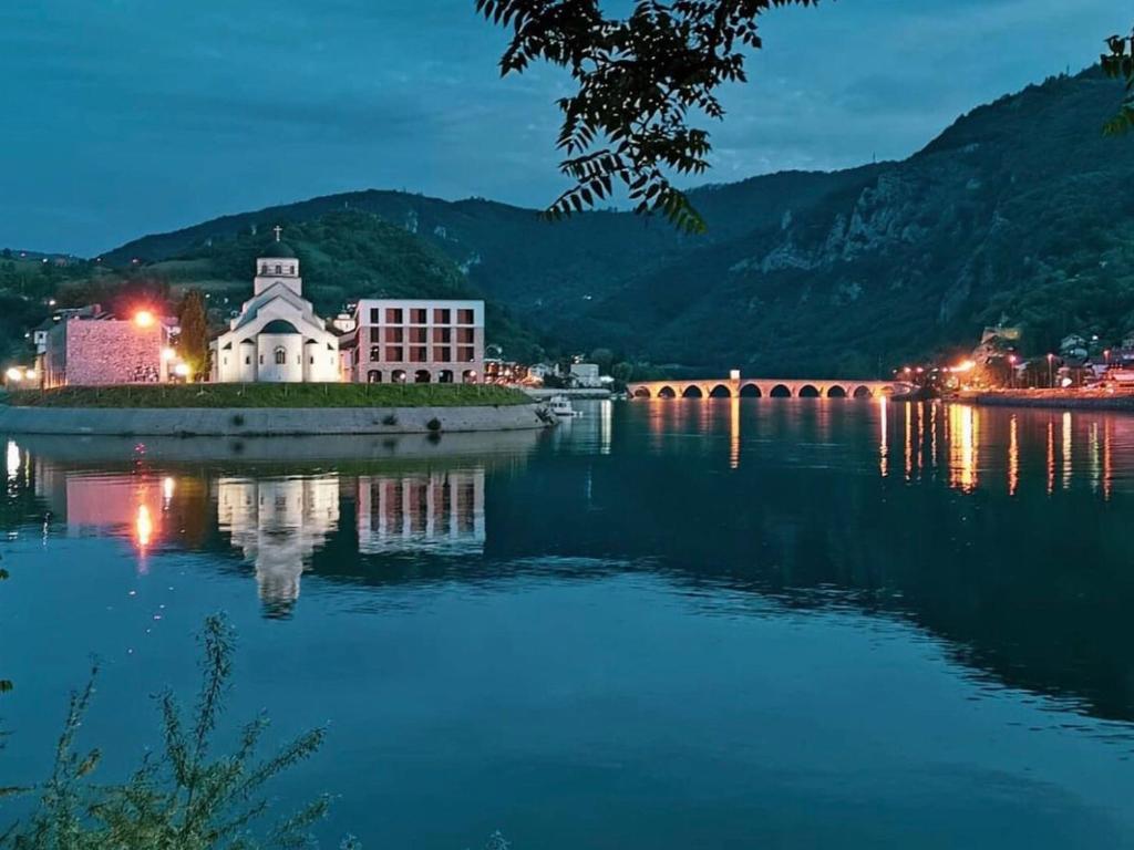 Apartmani i sobe Okuka - Housity