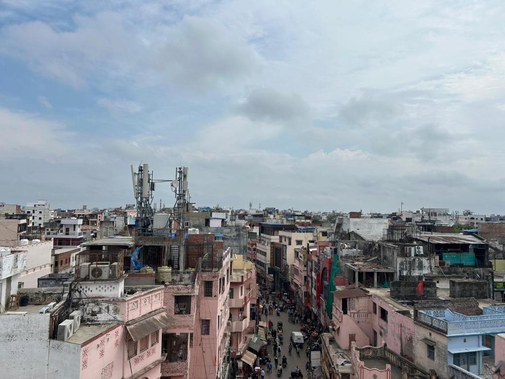 Udsigt til Varanasi eller udsigt til byen taget fra pensionatet