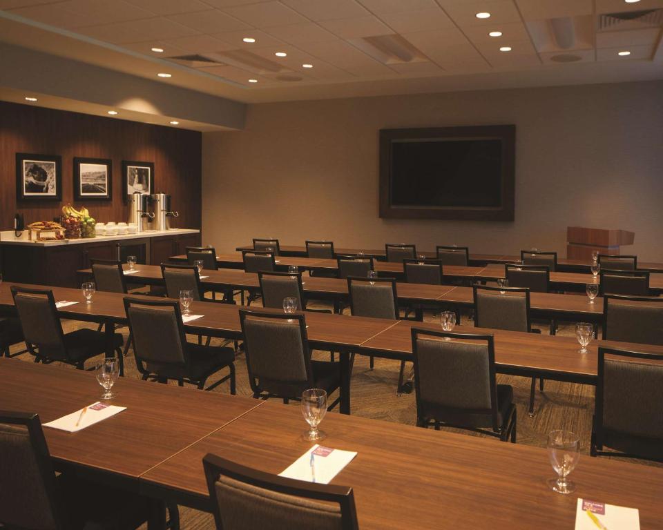 Hyatt Place Las Vegas at Silverton Village photo