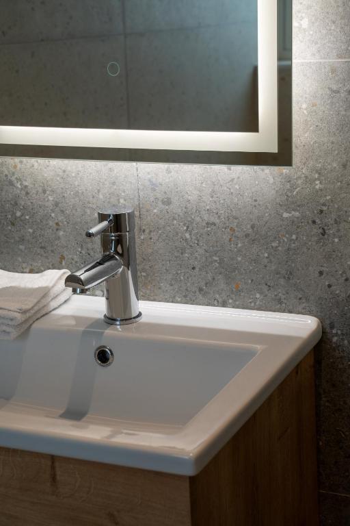 The Republic Boutique Hotel - 11