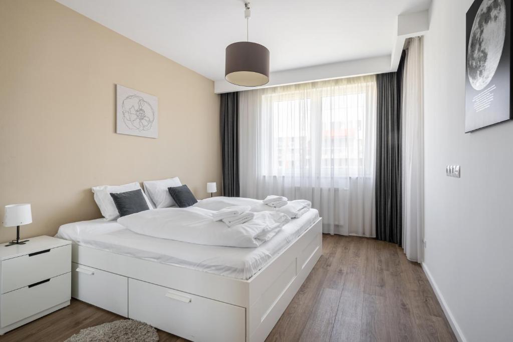 Corvizo Apartment with balcony 1082 Budapest, Corvin sétány 5 kép - 1