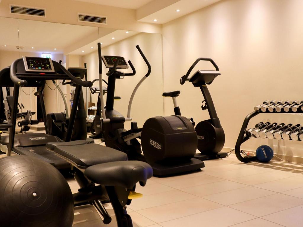 Fitness centrum a/nebo fitness zařízení v ubytování SeeHuus Lifestyle Hotel