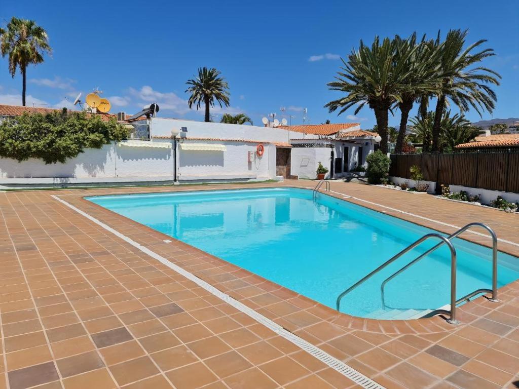 Bazén v ubytování Las Tartanas Two Bedroom Bungalow nebo v jeho okolí
