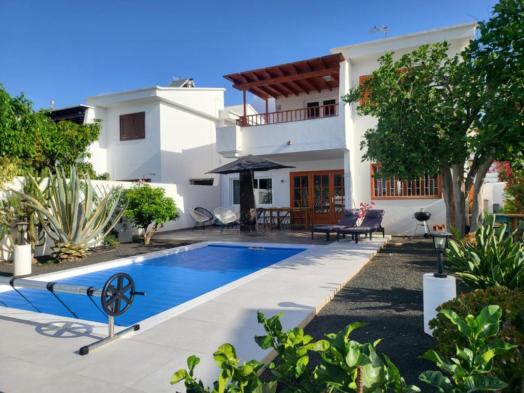 VILLA ANNA With heated pool
