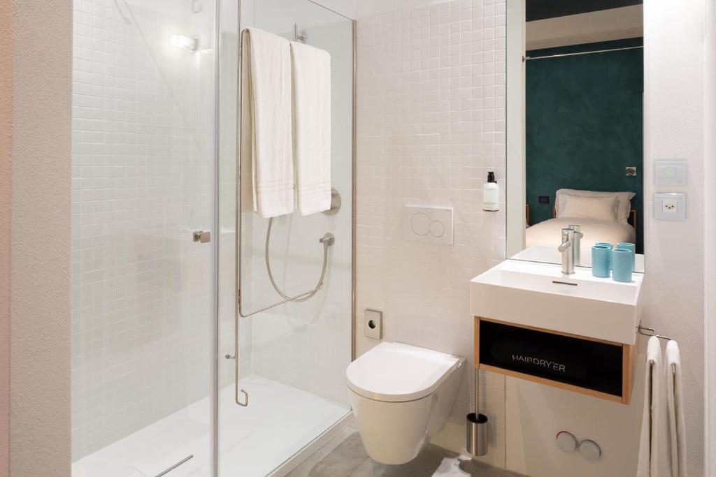Koupelna v ubytování Riva Rooms & Studios - Check-In 24hr