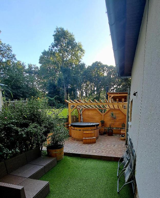 Giardino di ŐzikeLak24