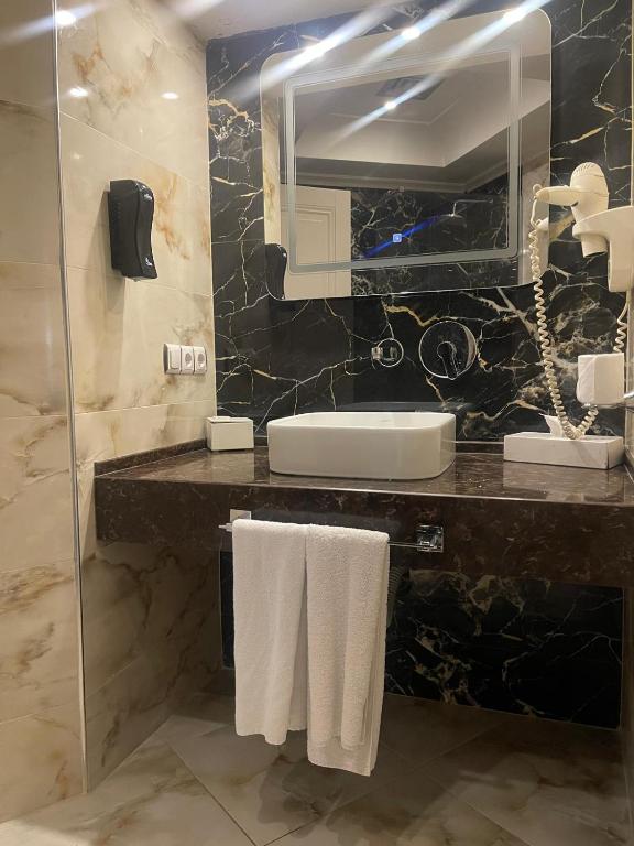 EmexOtel Kocaeli - Suite