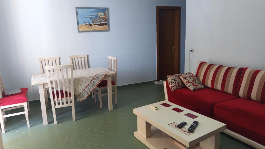 Posezení v ubytování BENI te Pallati Blumare Shengjin