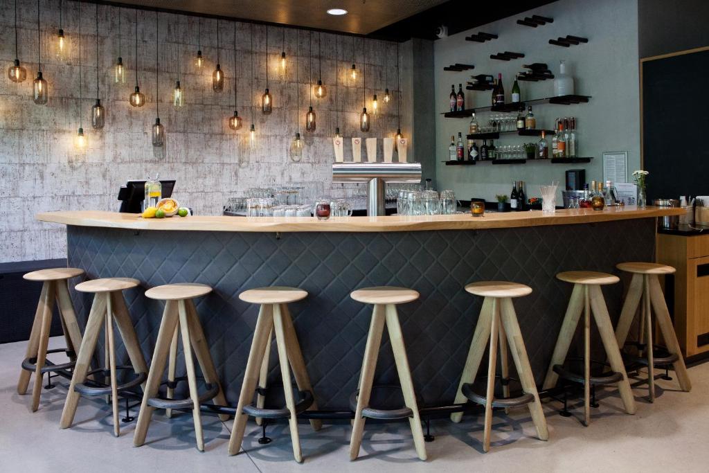 Hotel Indigo Berlin - East Side Gallery - Resim 9