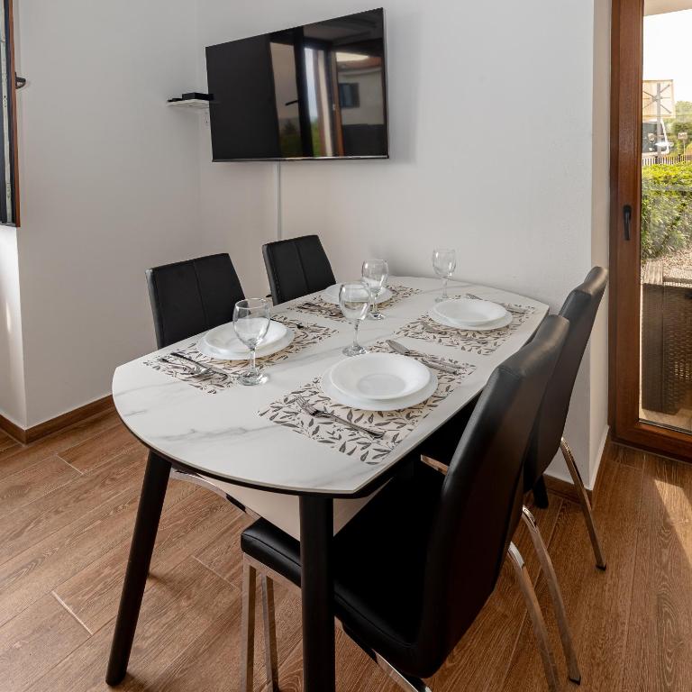 TV a/nebo společenská místnost v ubytování Apartma Oljka