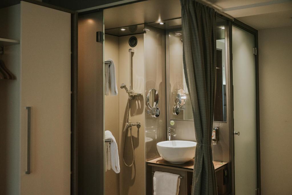 Boutiquehotel Stadthalle - Resim 8