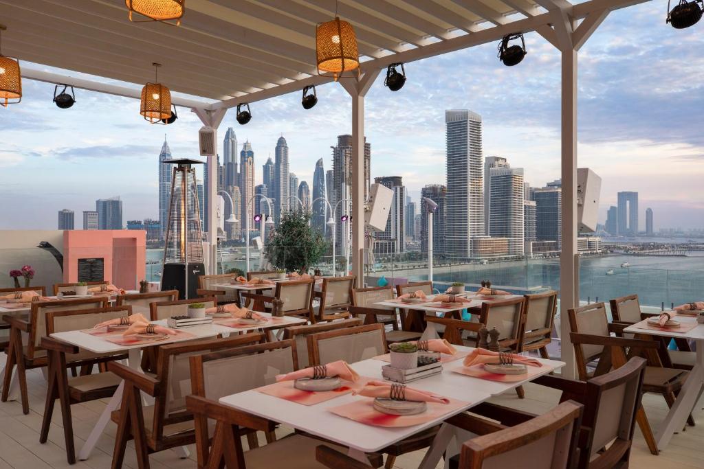 voco Dubai The Palm by IHG - Resim 8
