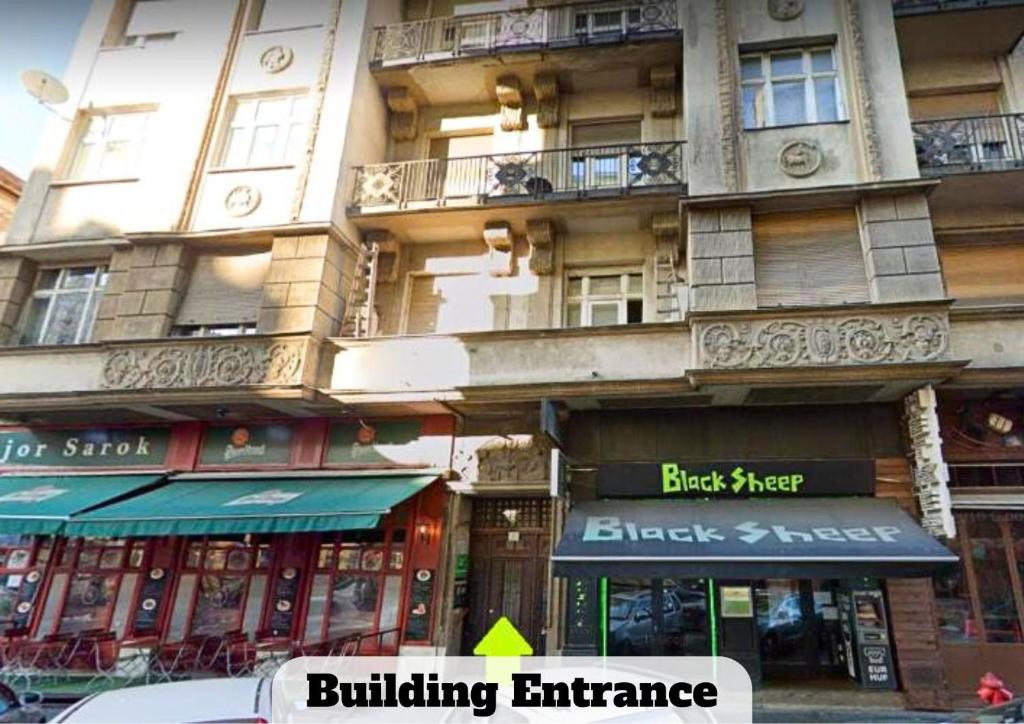 Budova, v ktorej sa hostel nachádza